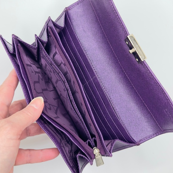 Furla Wallet Bi fold - 6 compartments stunning leather. Never been used. - Picture 9 of 10